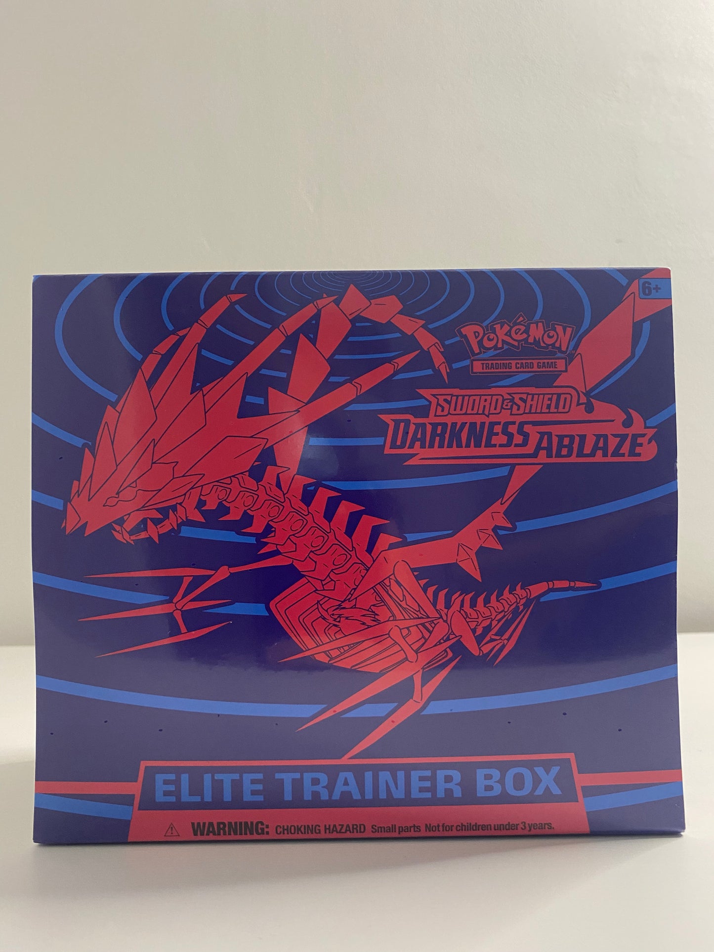 Pokémon TCG: Darkness Ablaze Elite Trainer Box